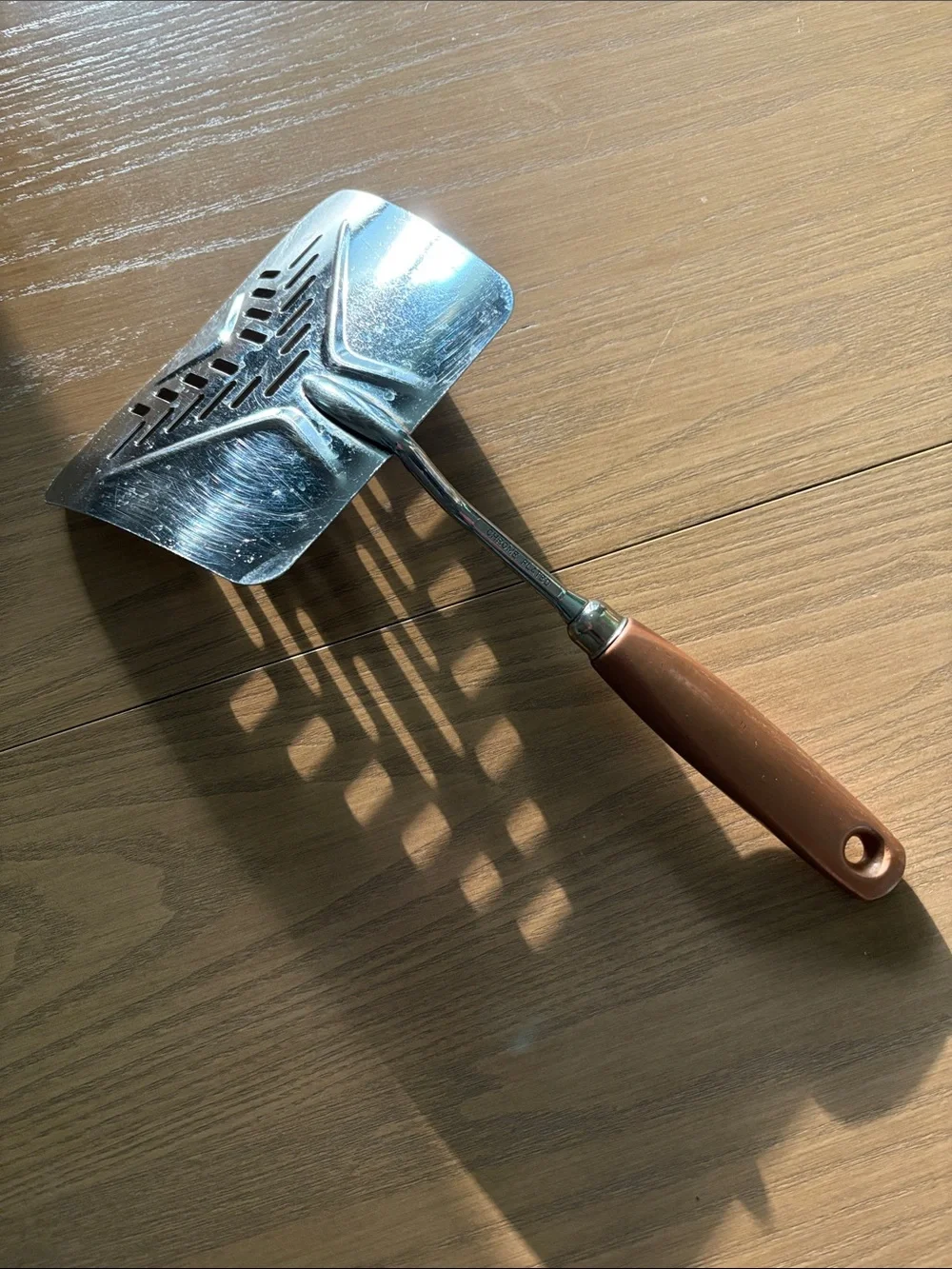 vintage MCM EKCO giant flipper lifter kitchen spatula
